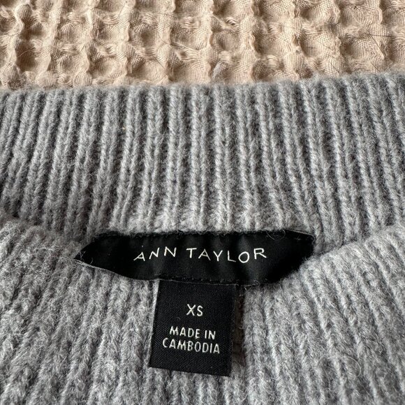 Ann Taylor Grey wool cowlneck sweater- worn once Size XSmall - Picture 2 of 4